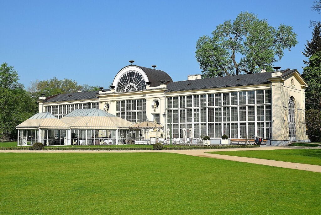 1920px-Nowa_Pomarańczarnia_Łazienki_Królewskie_Warszawa_05.jpeg