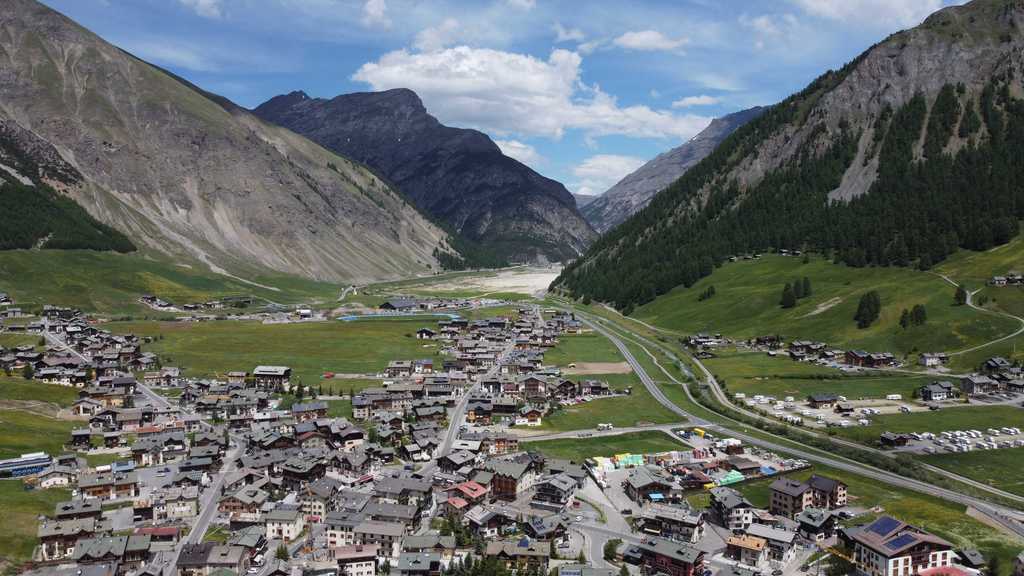 Opis zdjęcia np.: Góry Opis zdjęcia np.: Góry