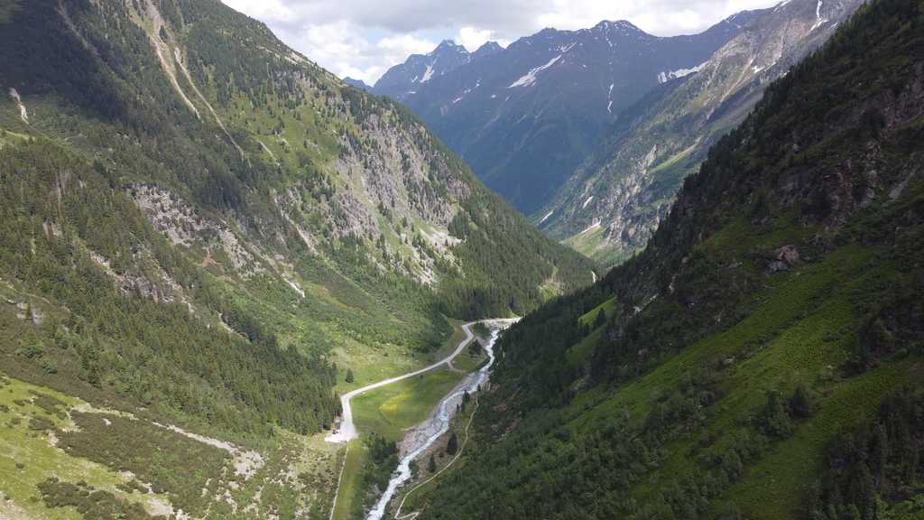 Opis zdjęcia np.: Góry